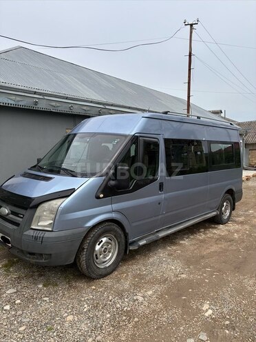 Ford Transit-12