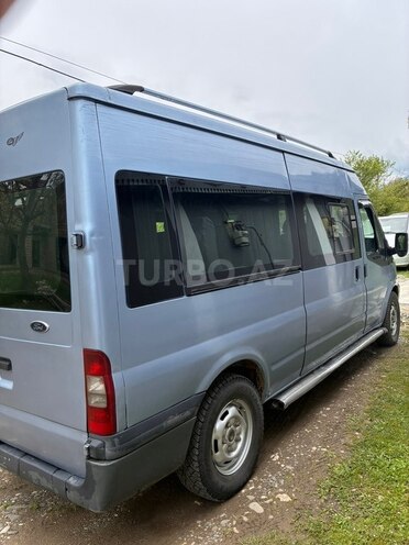 Ford Transit-13