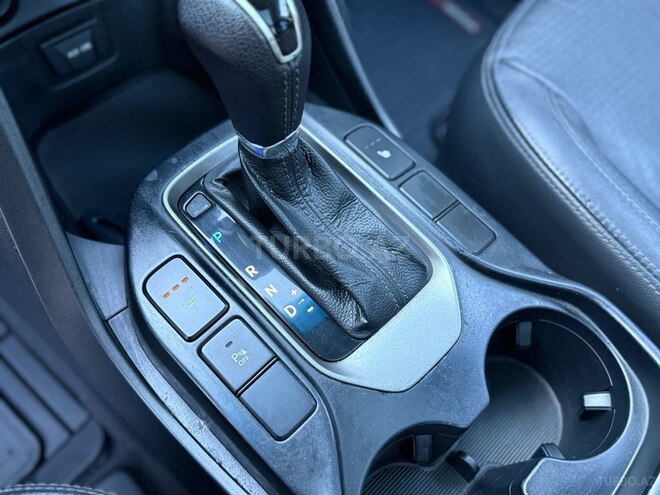 Hyundai Santa Fe-12