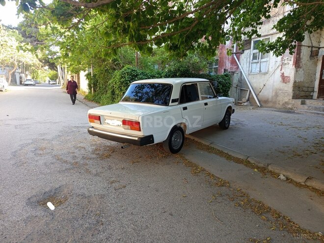 LADA (VAZ) 2107-2