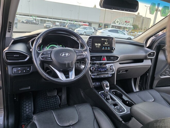 Hyundai Santa Fe-12