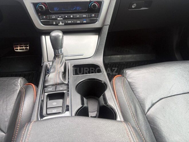 Hyundai Sonata-5