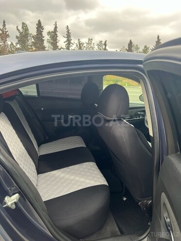 Chevrolet Cruze-17