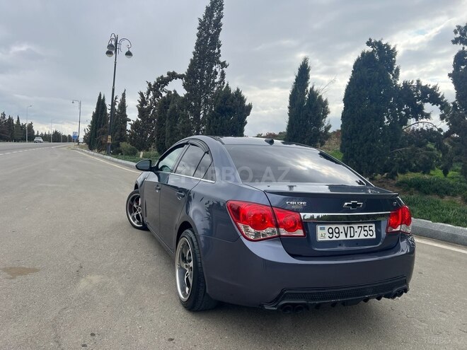 Chevrolet Cruze-18