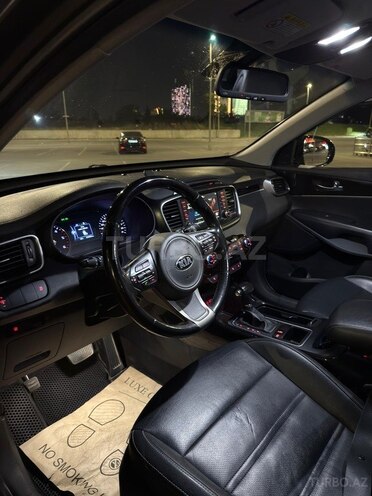 Kia Sorento-8