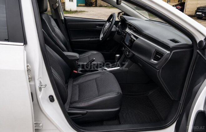 Toyota Corolla-7