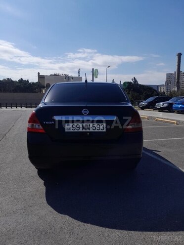 Nissan Tiida-6