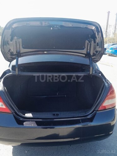 Nissan Tiida-9