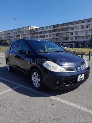 Nissan Tiida-4
