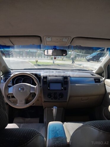 Nissan Tiida-11