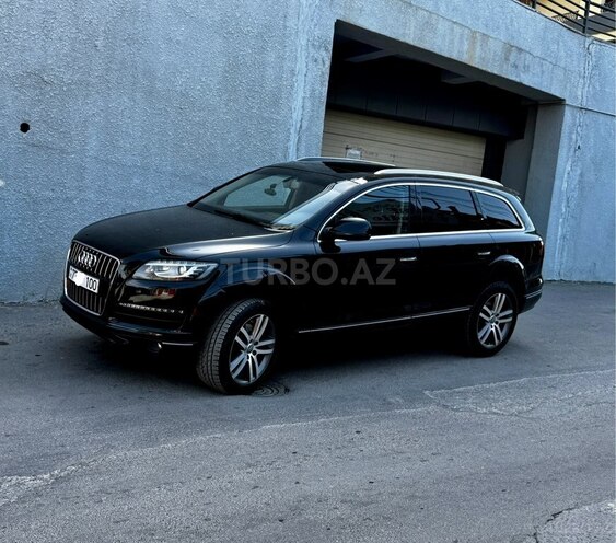 Audi Q7-12