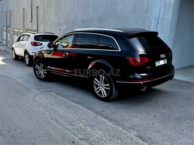 Audi Q7-11