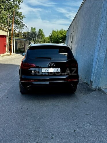 Audi Q7-10