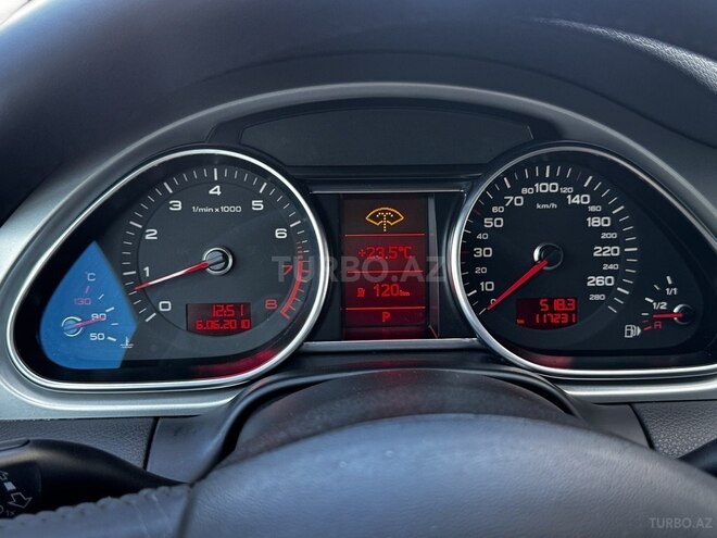 Audi Q7-2