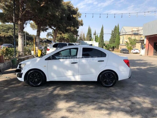 Chevrolet Aveo-5