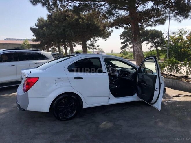 Chevrolet Aveo-3
