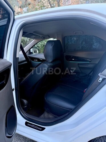 Chevrolet Cobalt-10