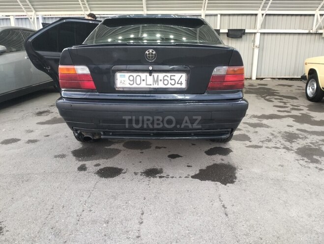 BMW 320-2