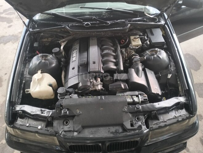 BMW 320-6