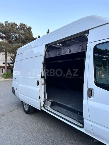 Ford Transit-4