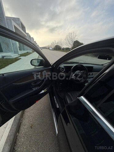 Mercedes E 300-11