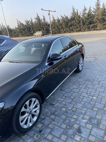 Mercedes E 300-9