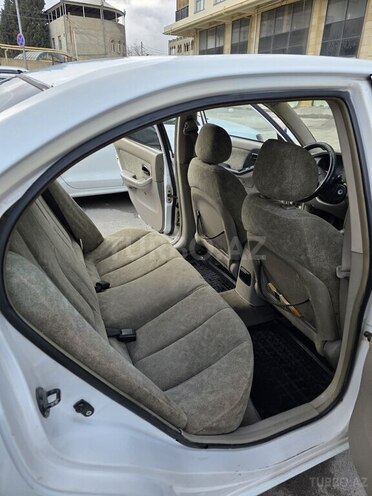 Hyundai Elantra-5