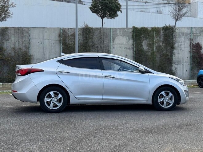 Hyundai Avante-7
