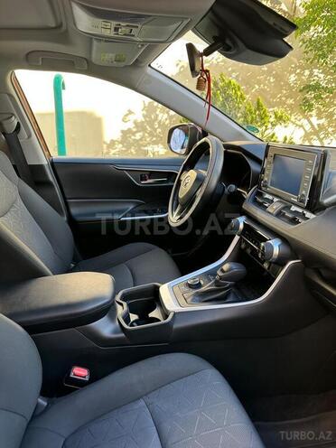 Toyota RAV4-5