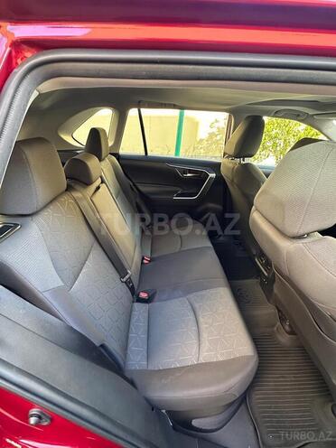 Toyota RAV4-8