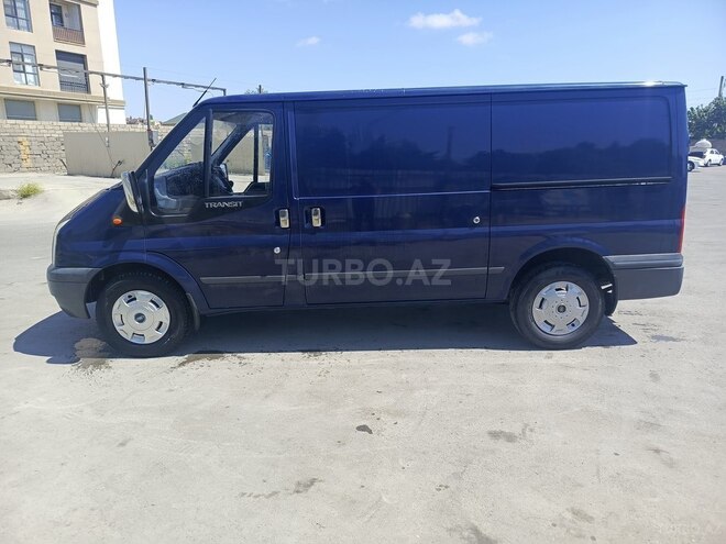 Ford Transit-9