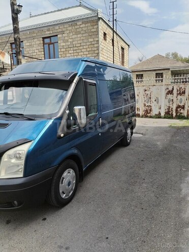 Ford Transit-3