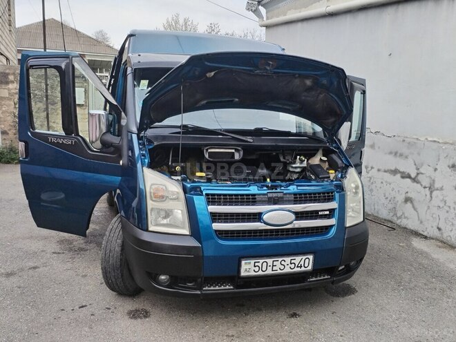 Ford Transit-13