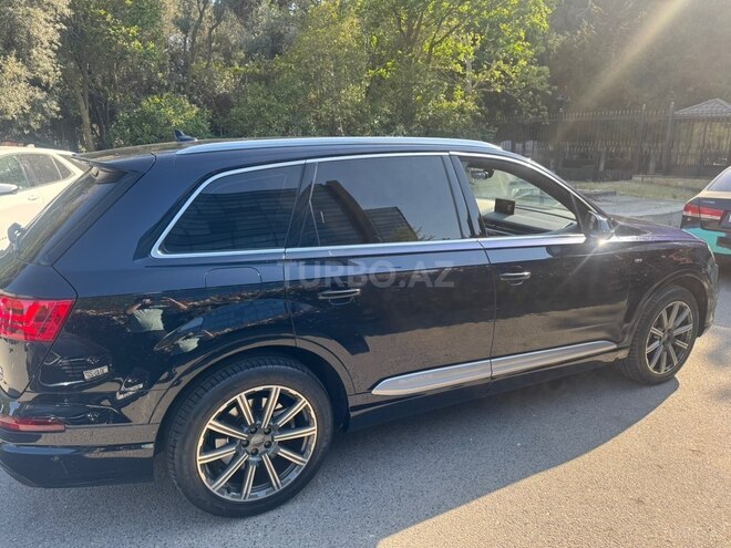 Audi Q7-7
