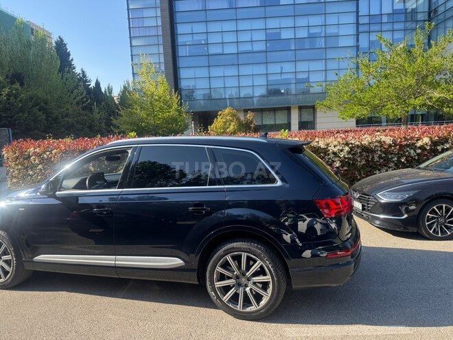 Audi Q7-10