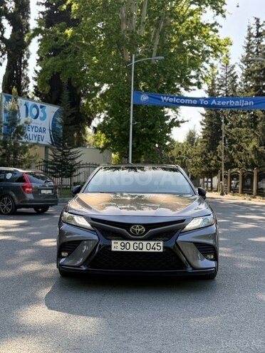 Toyota Camry-1
