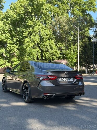 Toyota Camry-5