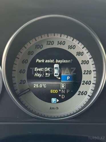 Mercedes E 200-11