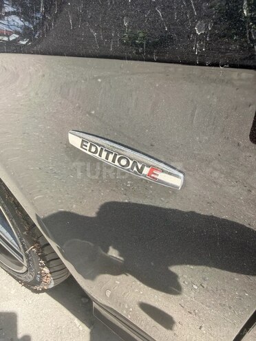 Mercedes E 200-13