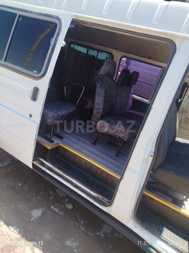 Ford Transit-11