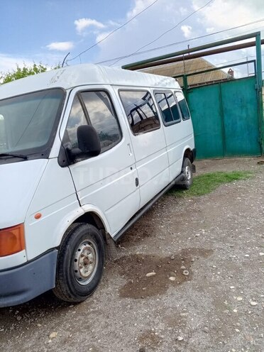 Ford Transit-13