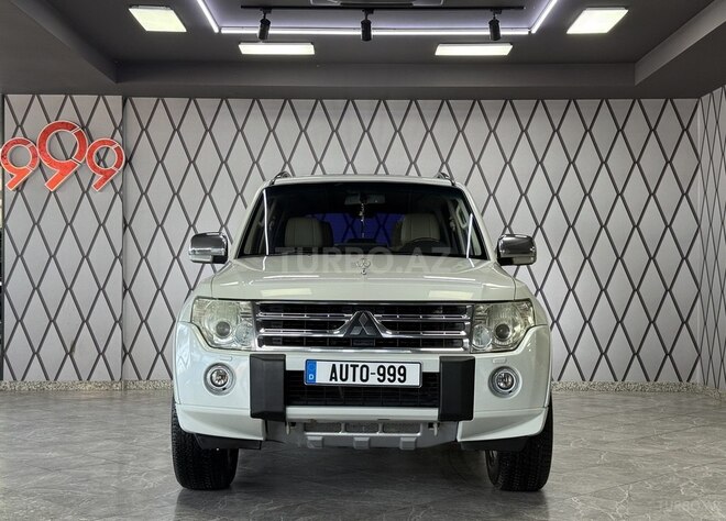 Mitsubishi Pajero-1