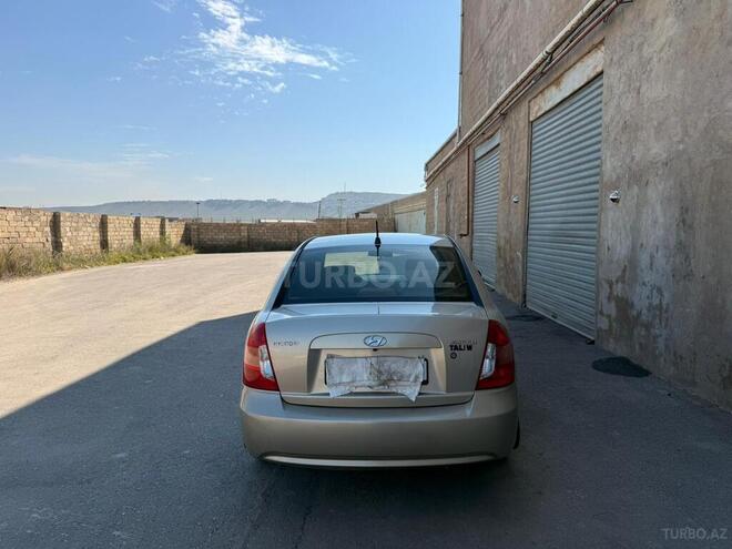 Hyundai Accent-2