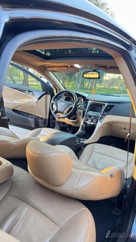 Hyundai Sonata-11