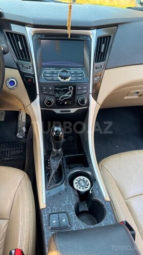 Hyundai Sonata-15