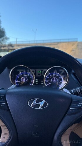 Hyundai Sonata-18