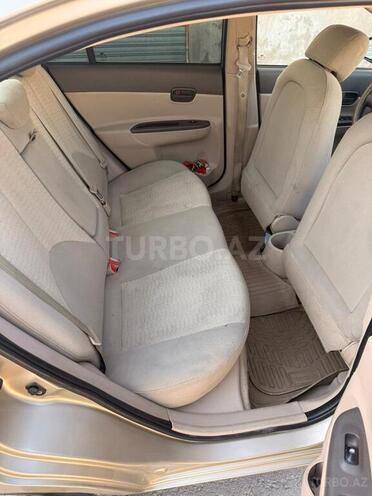 Hyundai Accent-6