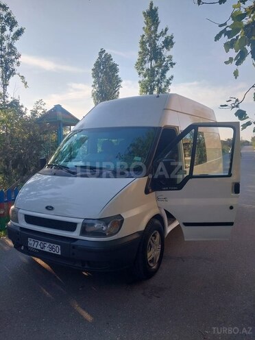Ford Transit-13