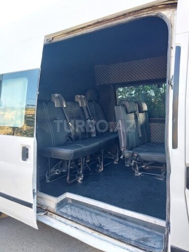 Ford Transit-6
