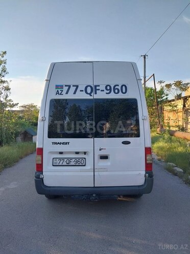 Ford Transit-4